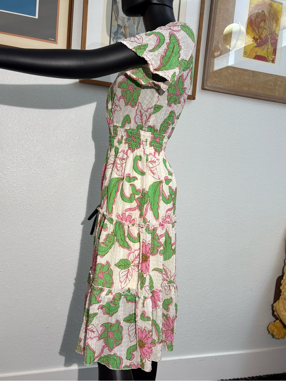 Alex & Parker floral dress featuring a vibrant pink and green pattern - Picture 3 of 6